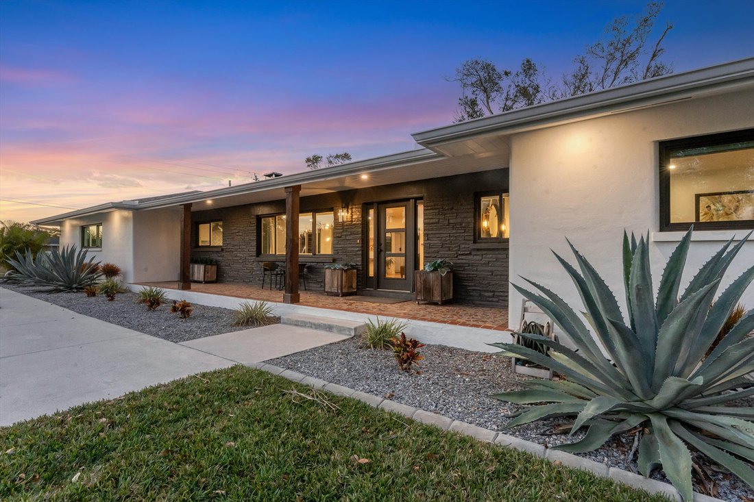 Sarasota, Florida, United States 5 - 18062247