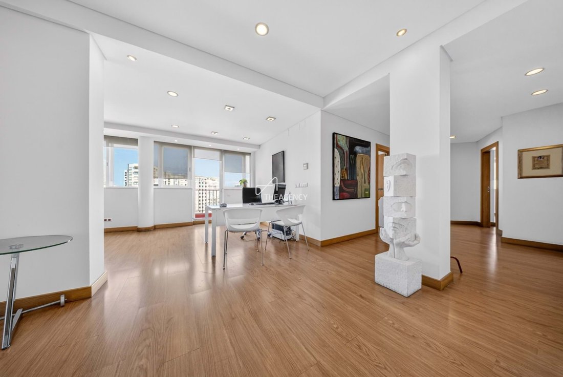 Apartment in Alvalade, Lisbon, Portugal 1 - 18065191