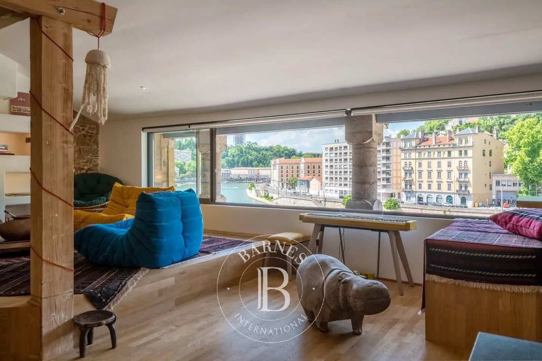 Apartment in Champvert-Point du Jour-Saint Irénée, Lyon 5e Arrondissement, Lyon 1 - 18061394