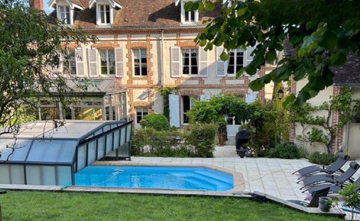 House in La Merilière - Hôpital Saint Louis, L'Aigle, France 1