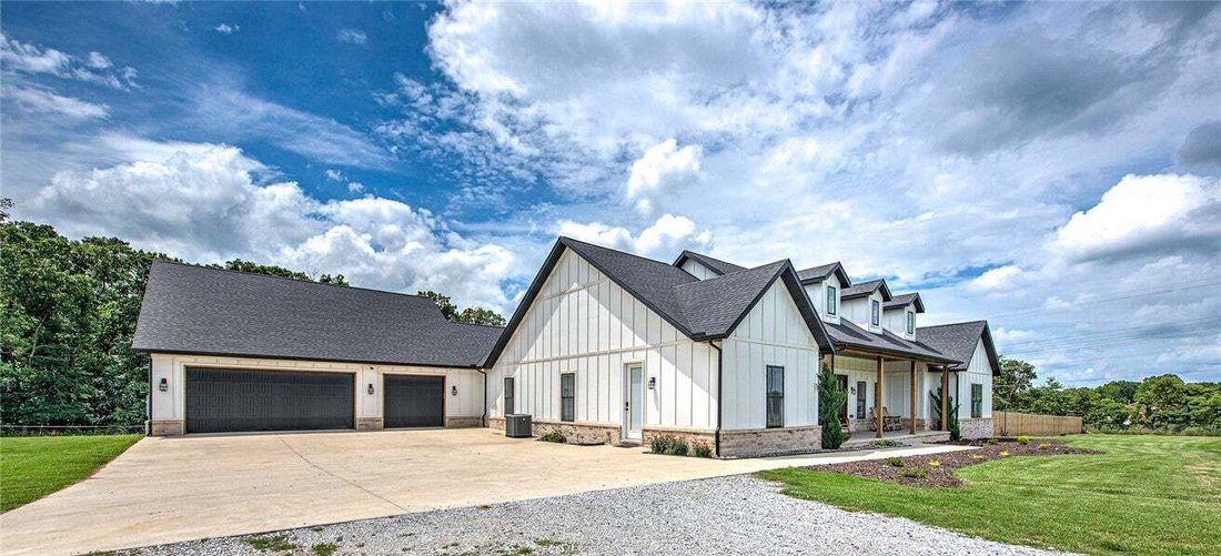 House in Maysville, Arkansas, United States 3 - 18063643
