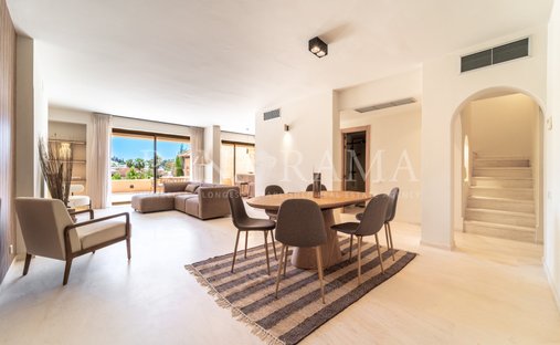 Penthouse in Estepona, Andalusia, Spain 1
