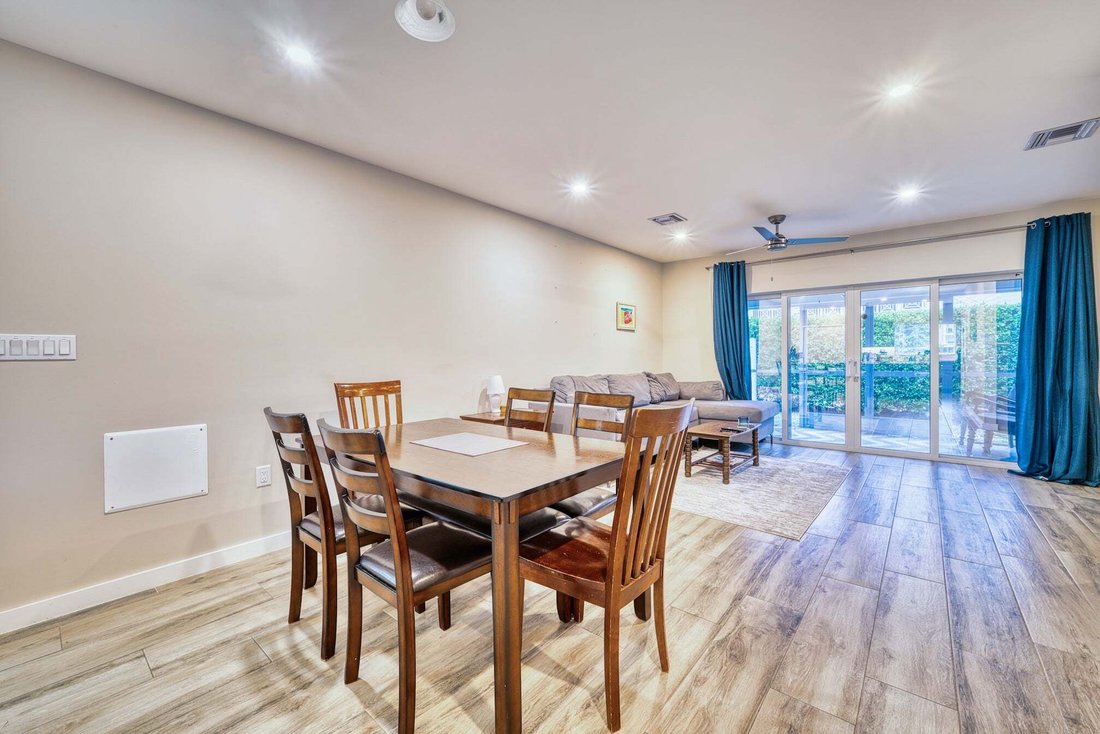 Condo in George Town, George Town, Cayman Islands 2 - 18065153