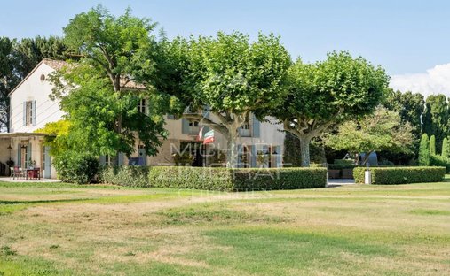 Maisons de campagne à Eyragues, Provence-Alpes-Côte d'Azur, France 1