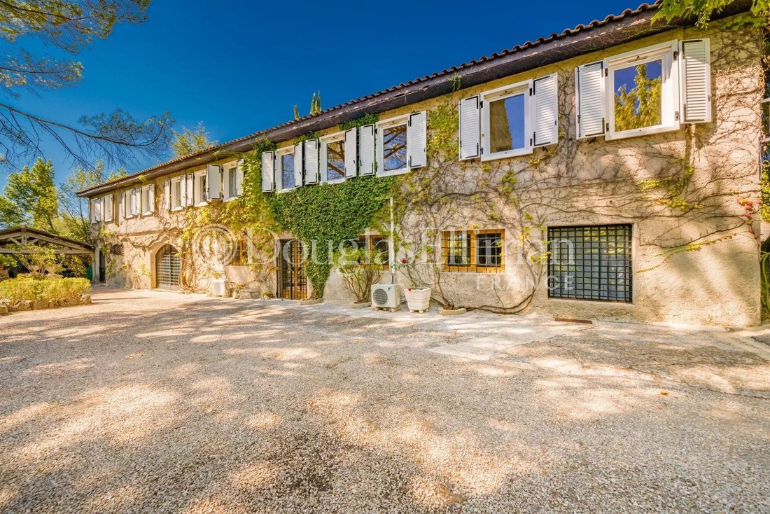 Villa in Grasse, Provence-Alpes-Côte d'Azur, France 1 - 13603623