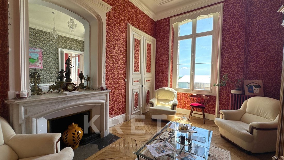 Castle in Cité Bretonnie-Chatelet-Favieres-Conches, Montlucon, France 3 - 18055471