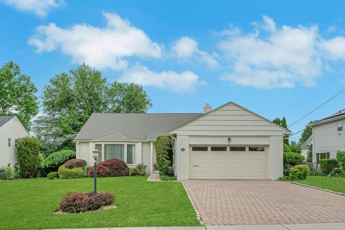 Townhouse in Clifton, New Jersey, United States 2 - 18057109