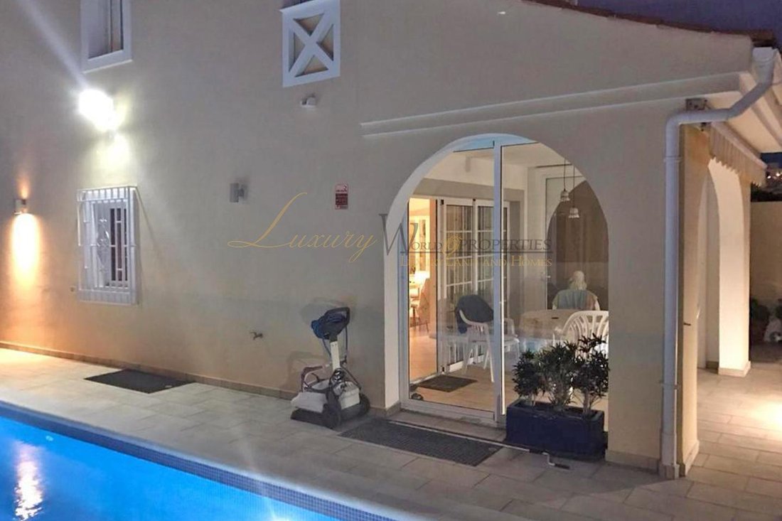 Townhouse in Costa Adeje, Adeje, Canary Islands 3 - 18063437
