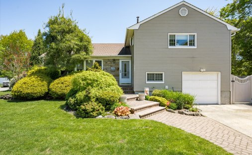 House in East Meadow, New York, United States 1
