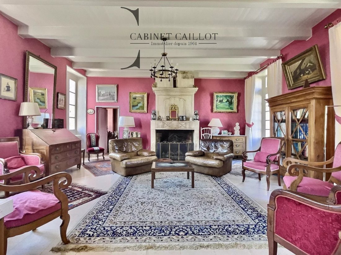 House in Saint-Romain-de-Benet, Nouvelle-Aquitaine, France 1 - 18062880