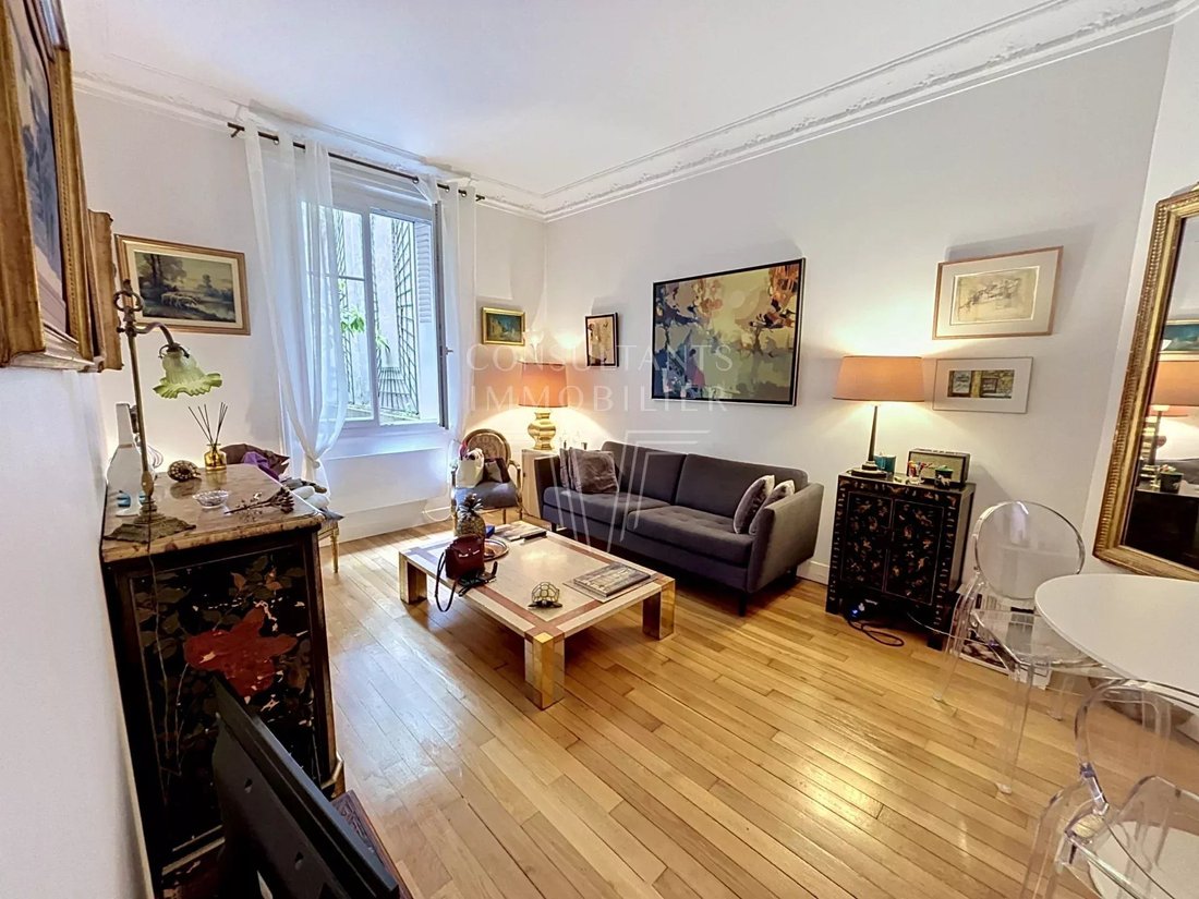 Apartment in Pereire-Malesherbes, Paris 17e Arrondissement, Paris 2 - 18061372