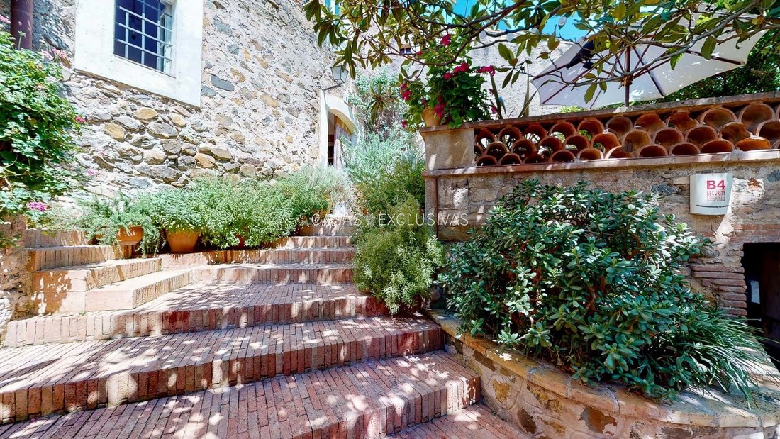Townhouse in Cruilles, Monells i Sant Sadurni de l'Heura, Catalonia, Spain 4 - 17627095