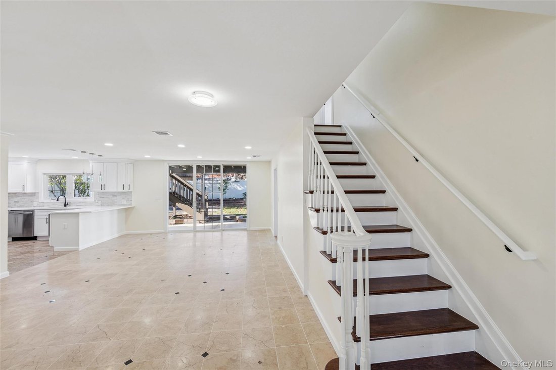 House in Wantagh, New York, United States 2 - 18006257