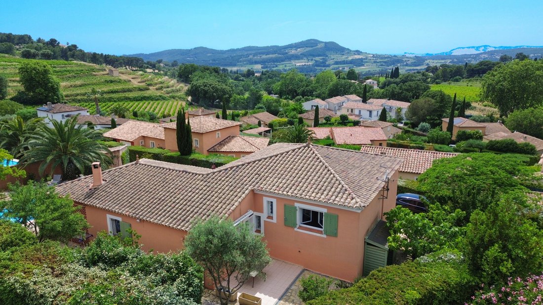 House in Les Freres-Les Cancades-Les Ginestes, Le Beausset, France 3 - 18064024