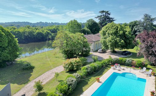 Villa in Saint-Seurin-de-Prats, Nouvelle-Aquitaine, France 1