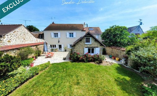 House in Est Sud, Vaux-le-Penil, France 1