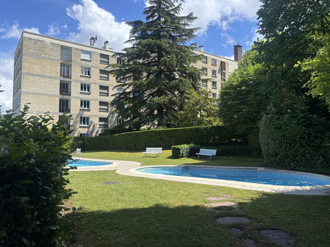 Apartment in Bord de Seine, Bougival, France 2 - 18064752