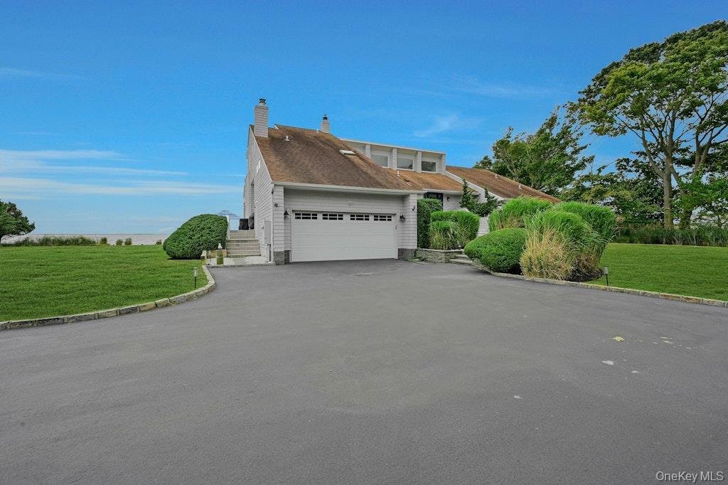 House in Center Moriches, New York, United States 2 - 17809696