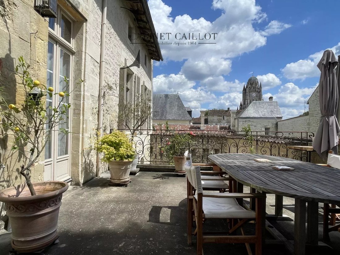 Estate in Centre, Saintes, France 5 - 18062944