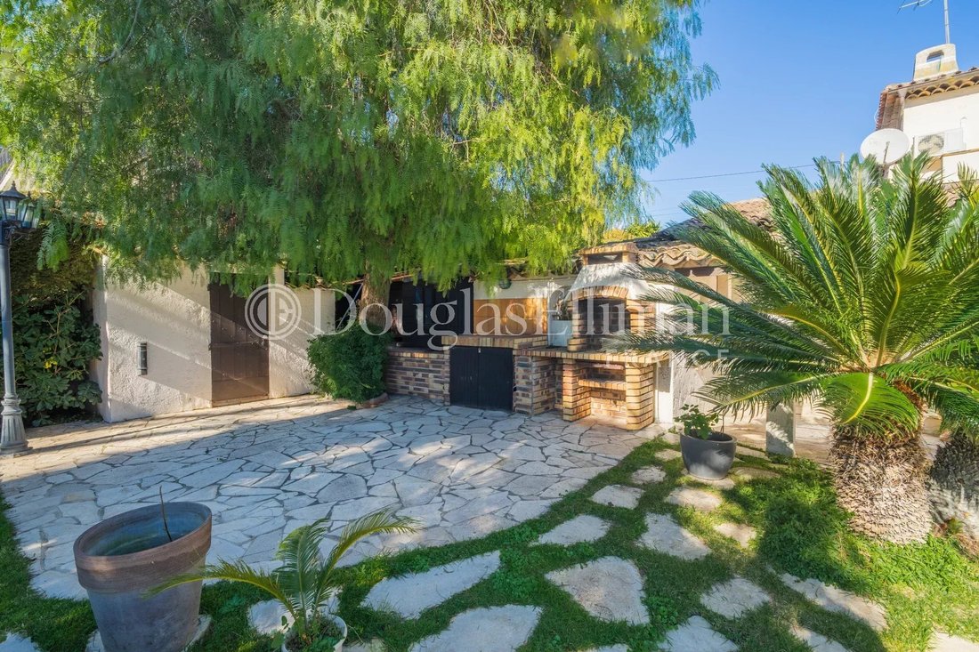 Villa in Mougins, Provence-Alpes-Côte d'Azur, France 4 - 15121687