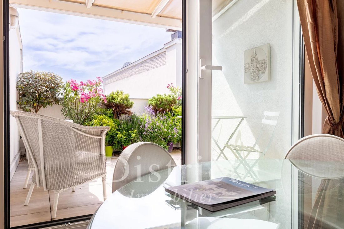 Apartment in Triangle d'Or, Paris 8e Arrondissement, Paris 5 - 18064784