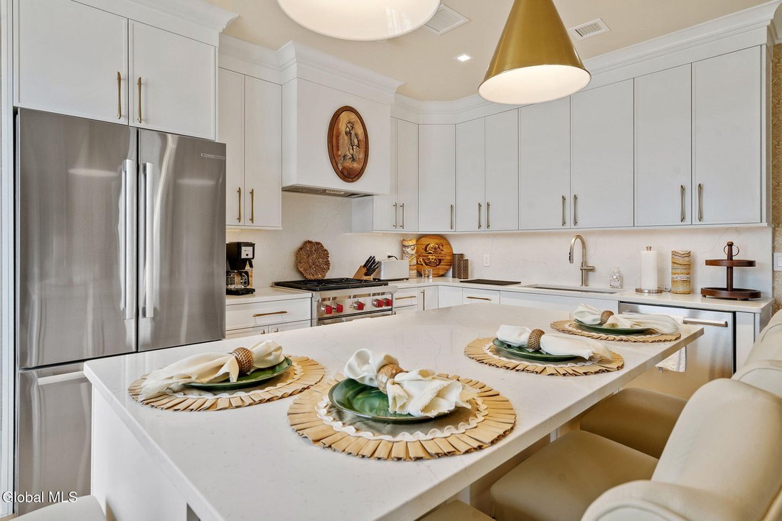 Condo in Saratoga Springs, New York, United States 4 - 18062639