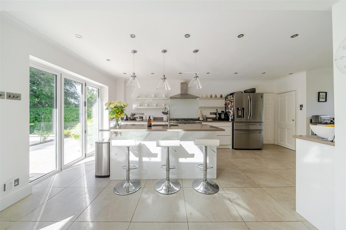 House in Hindhead, Grayshott, England 4 - 18062885