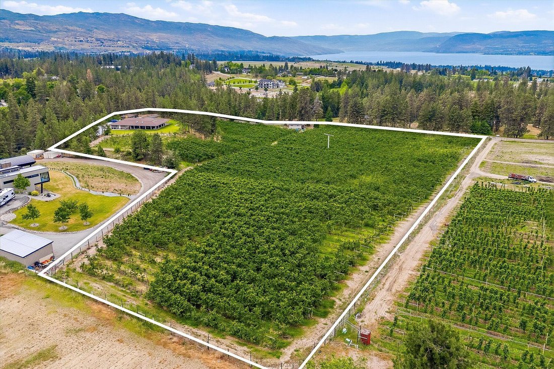 House in Kelowna, British Columbia, Canada 3 - 18064860