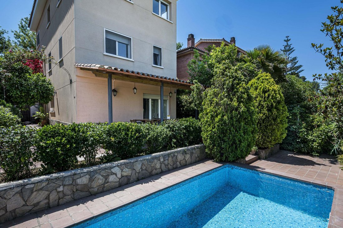 Villa in Sant Cugat del Valles, Catalonia, Spain 1 - 18064280