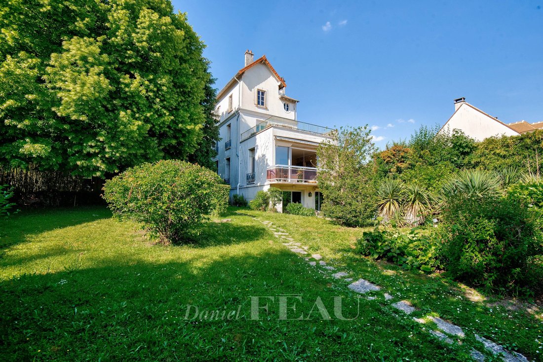 House in Petit Garches, Garches, France 1 - 18064769