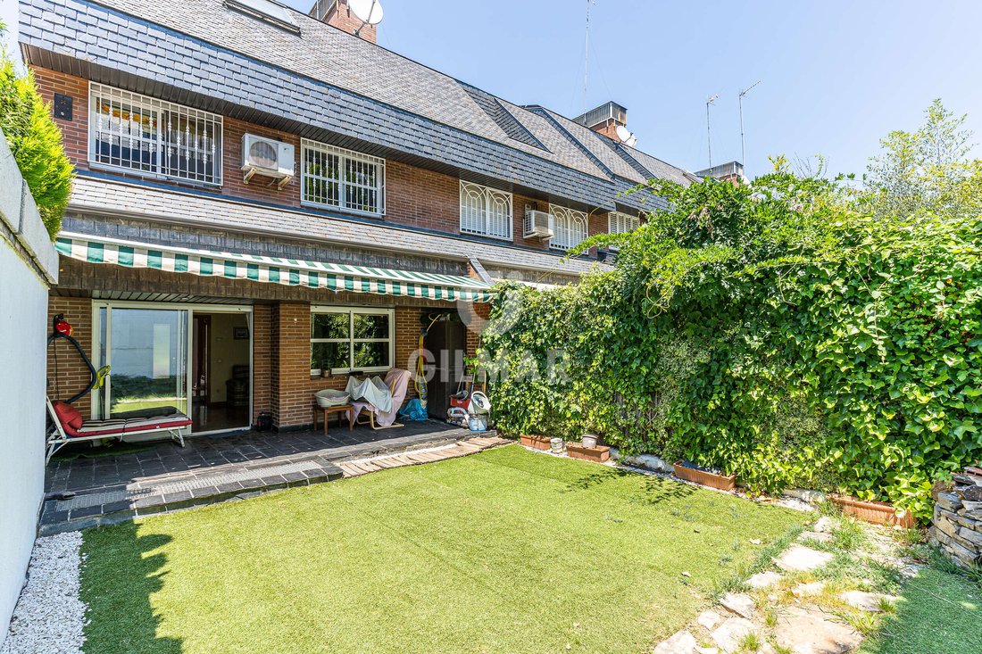 Townhouse in Fuencarral-El Pardo, Madrid, Spain 1 - 18062675