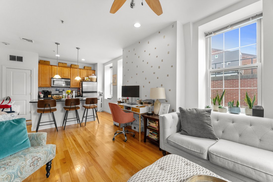 Boston, Massachusetts, United States 3 - 18061983