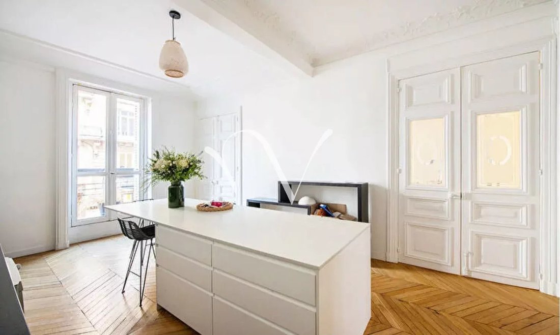 Apartment in Mairie, Paris 8e Arrondissement, Paris 4 - 15181678