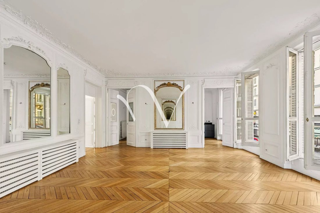 Apartment in Mairie, Paris 8e Arrondissement, Paris 3 - 15181678