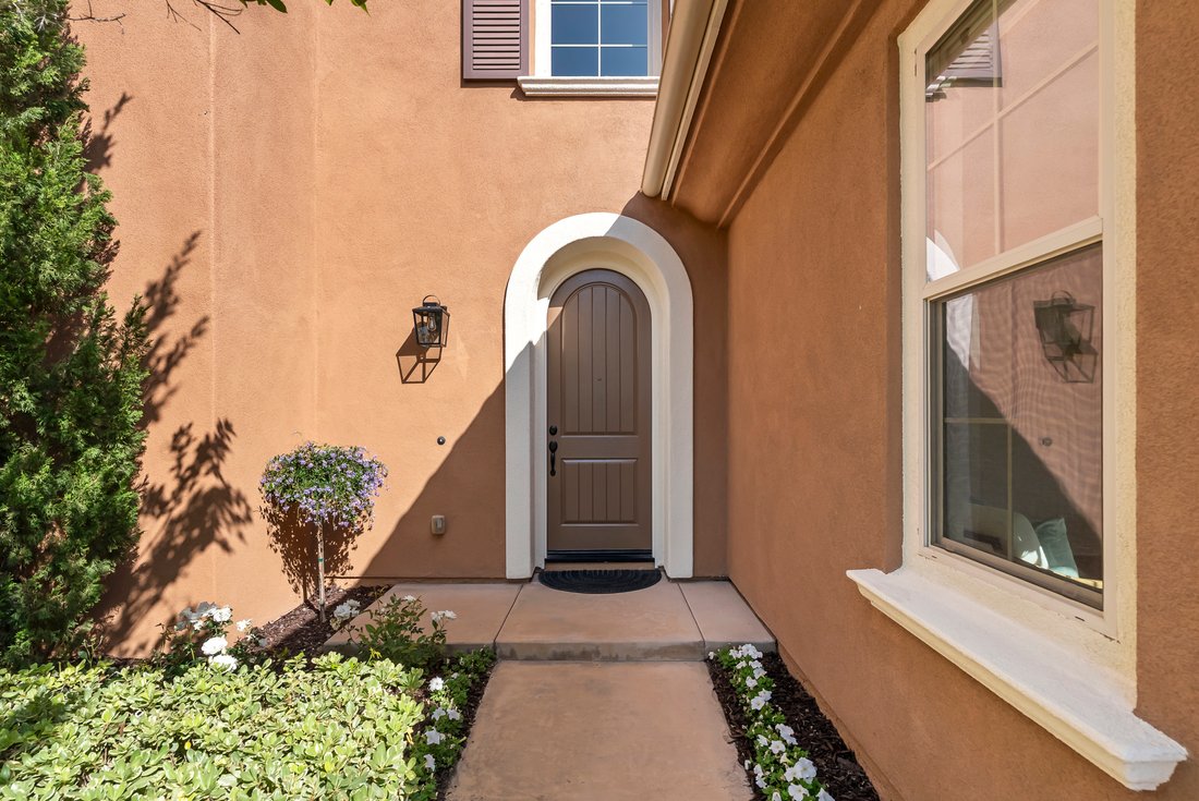 Rancho Santa Fe, California, United States 4 - 18061110