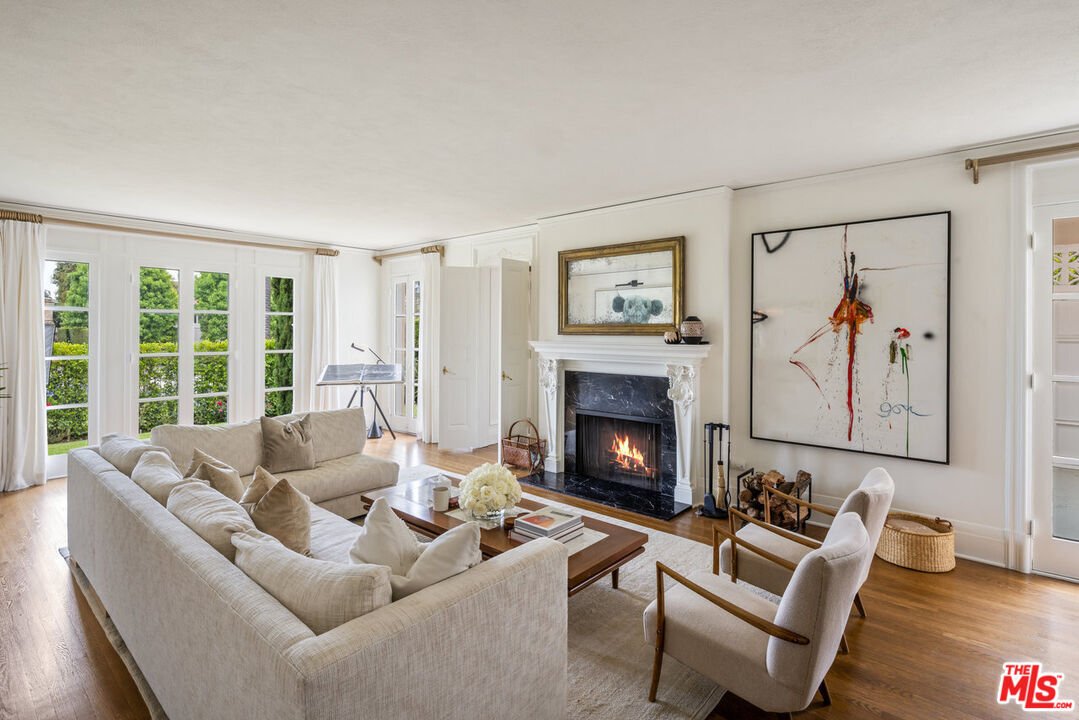 Santa Monica, California, United States 2 - 18064002