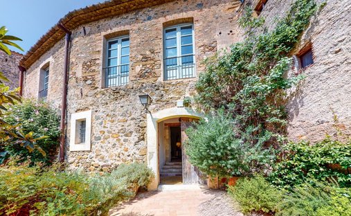 Townhouse in Cruilles, Monells i Sant Sadurni de l'Heura, Catalonia, Spain 1