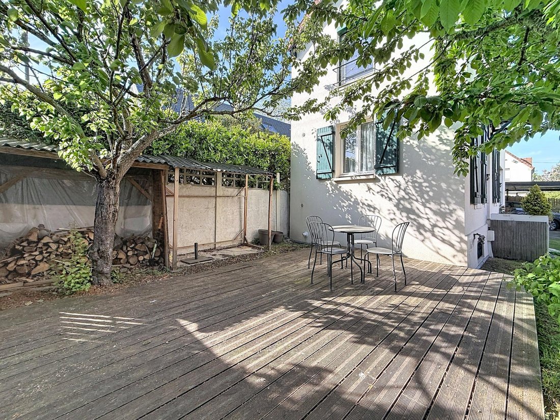 House in Chatou, Ile-de-France, France 1 - 17358489