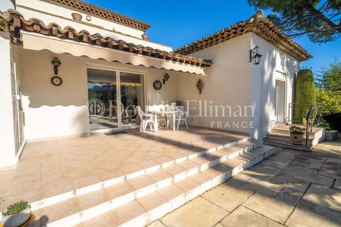 Villa in Mougins, Provence-Alpes-Côte d'Azur, France 5 - 15121687
