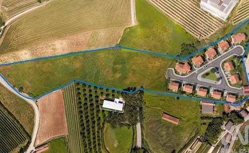 Terreno en Alcobaca e Vestiaria, Distrito de Leiria, Portugal 1