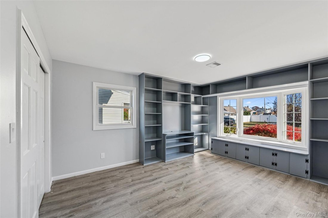 House in Wantagh, New York, United States 5 - 18006257