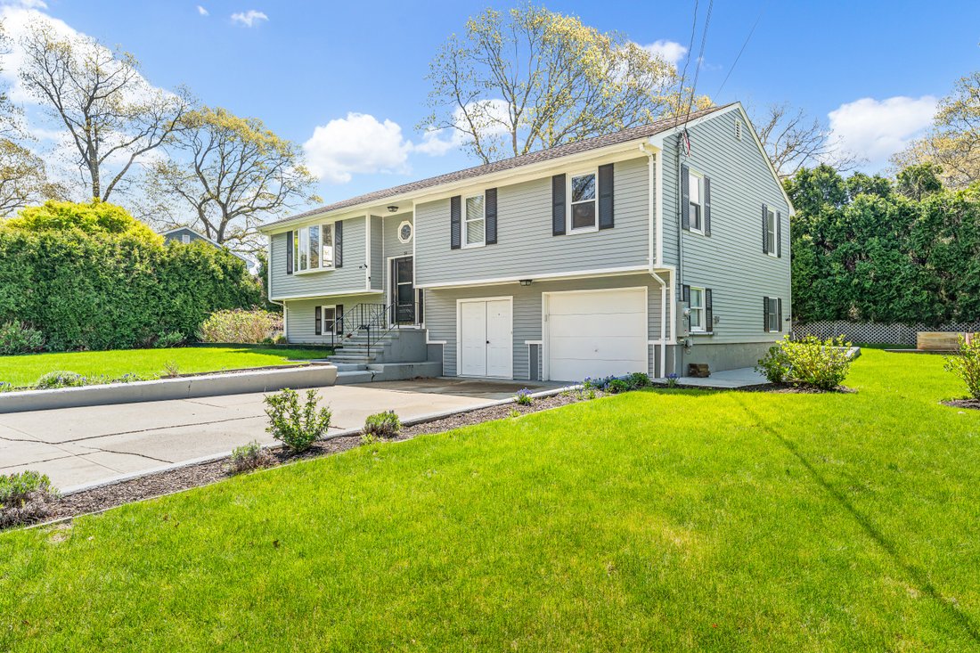 House in Bristol, Rhode Island, United States 2 - 18063759