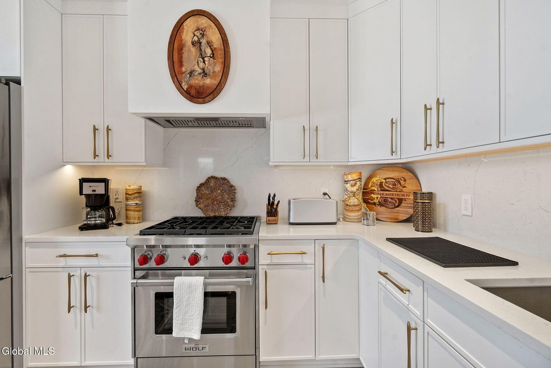 Condo in Saratoga Springs, New York, United States 5 - 18062639