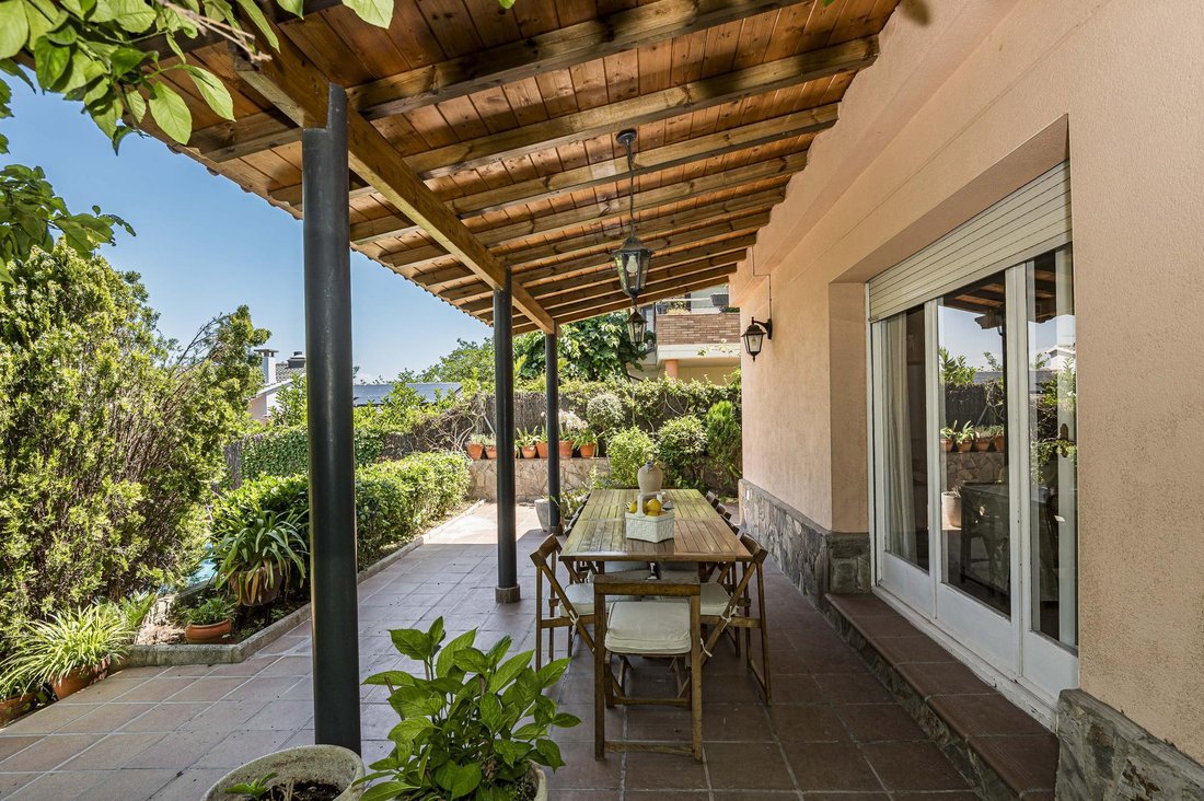 Villa in Sant Cugat del Valles, Catalonia, Spain 2 - 18064280