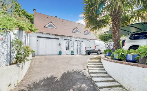 House in Centre Montmorency, Montmorency, France 1