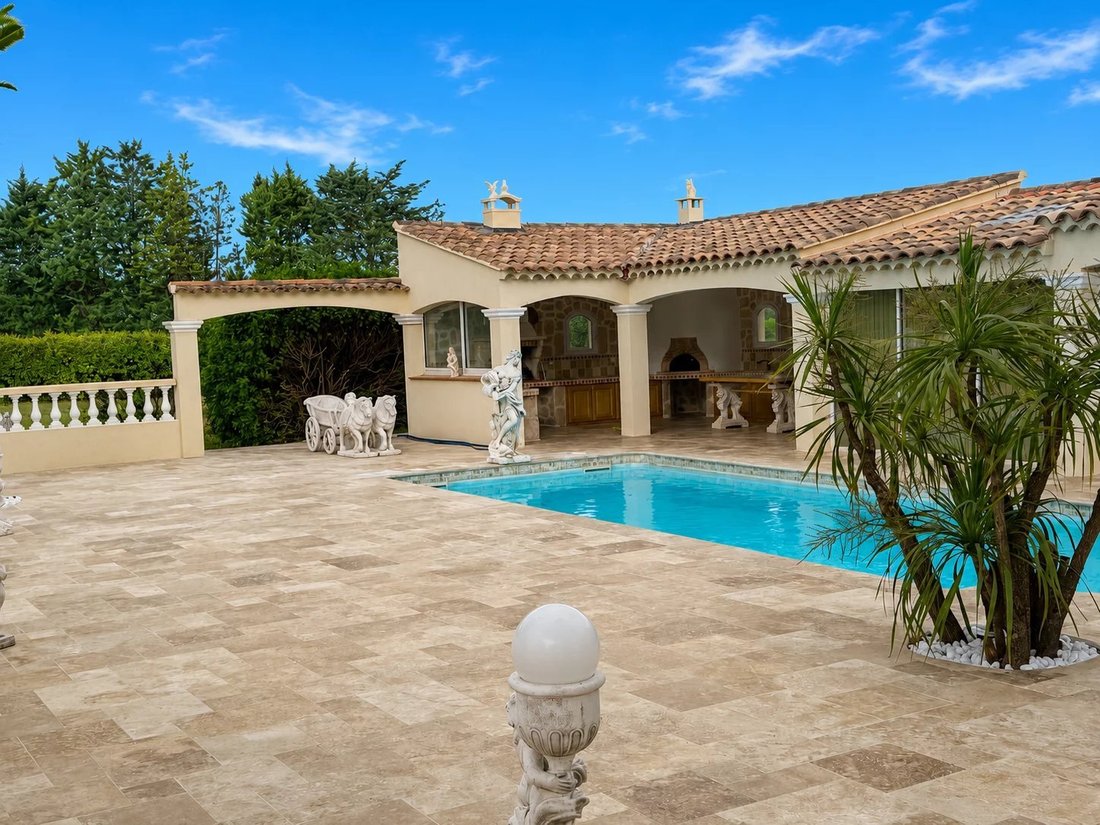 Villa in Le Cannet-des-Maures, Provence-Alpes-Côte d'Azur, Frankreich 1 - 15452573