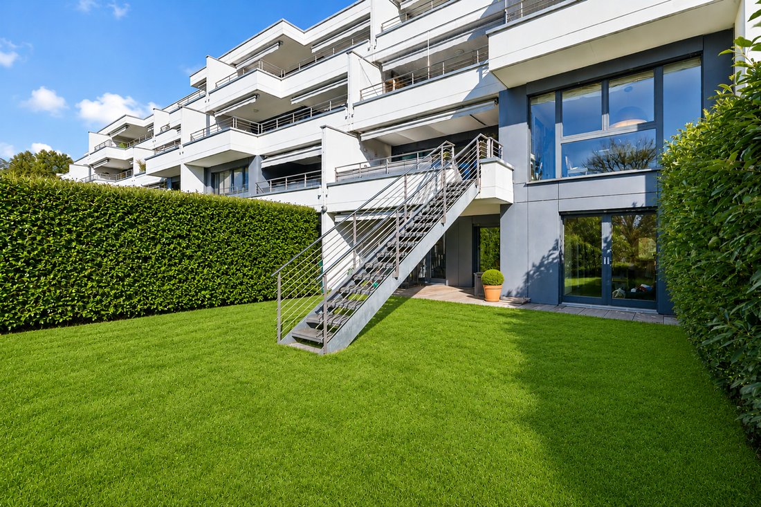 Duplex With Private Garden In Pully