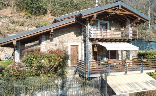 Villa in Cecca-Agagliate, Piedmont, Italy 1