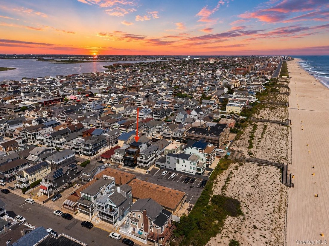 House in Long Beach, New York, United States 5 - 18063789