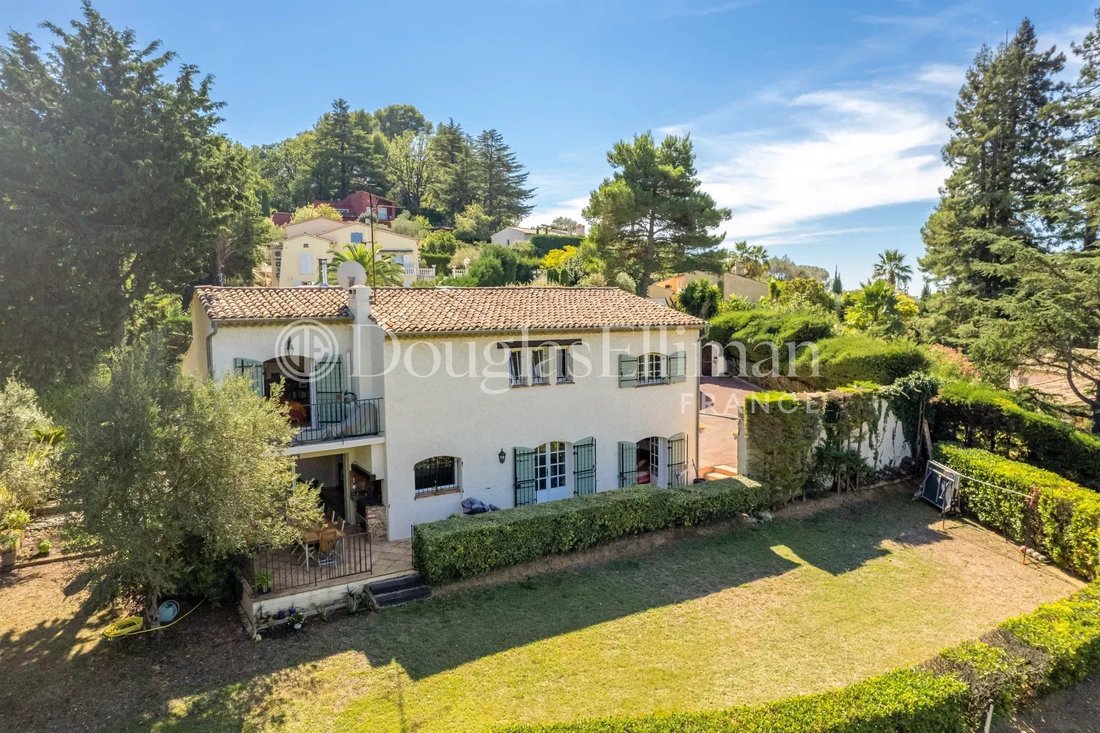 Villa in Mougins, Provence-Alpes-Côte d'Azur, France 2 - 13603607